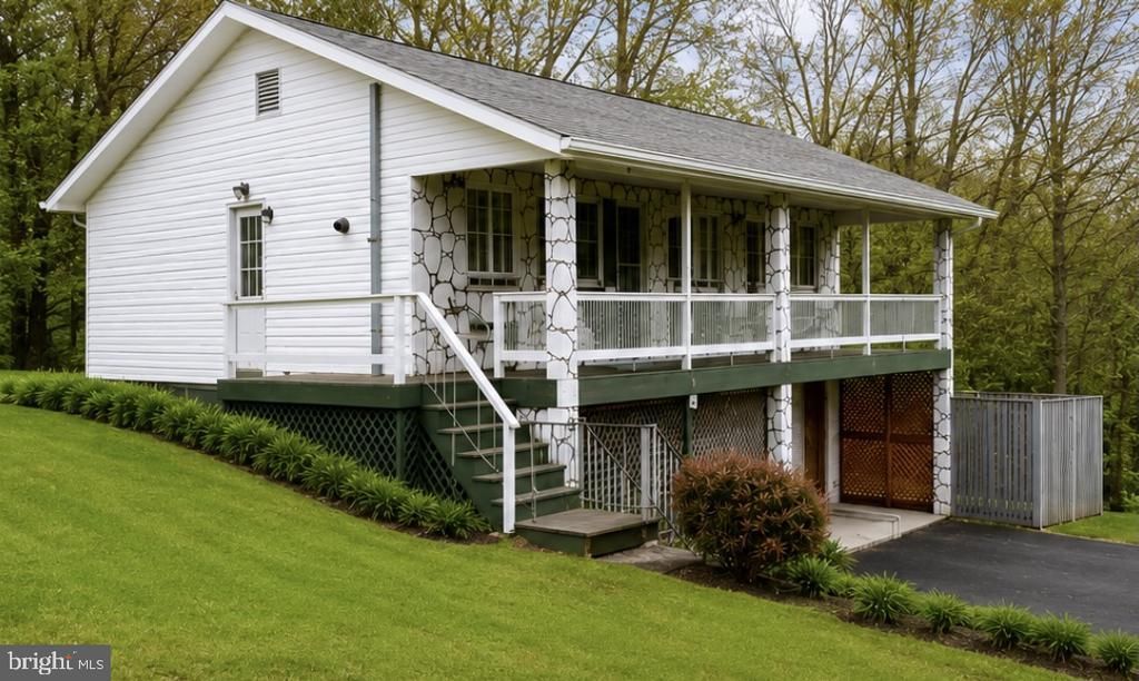 272 NEYHART ROAD , STROUDSBURG, PA 18360