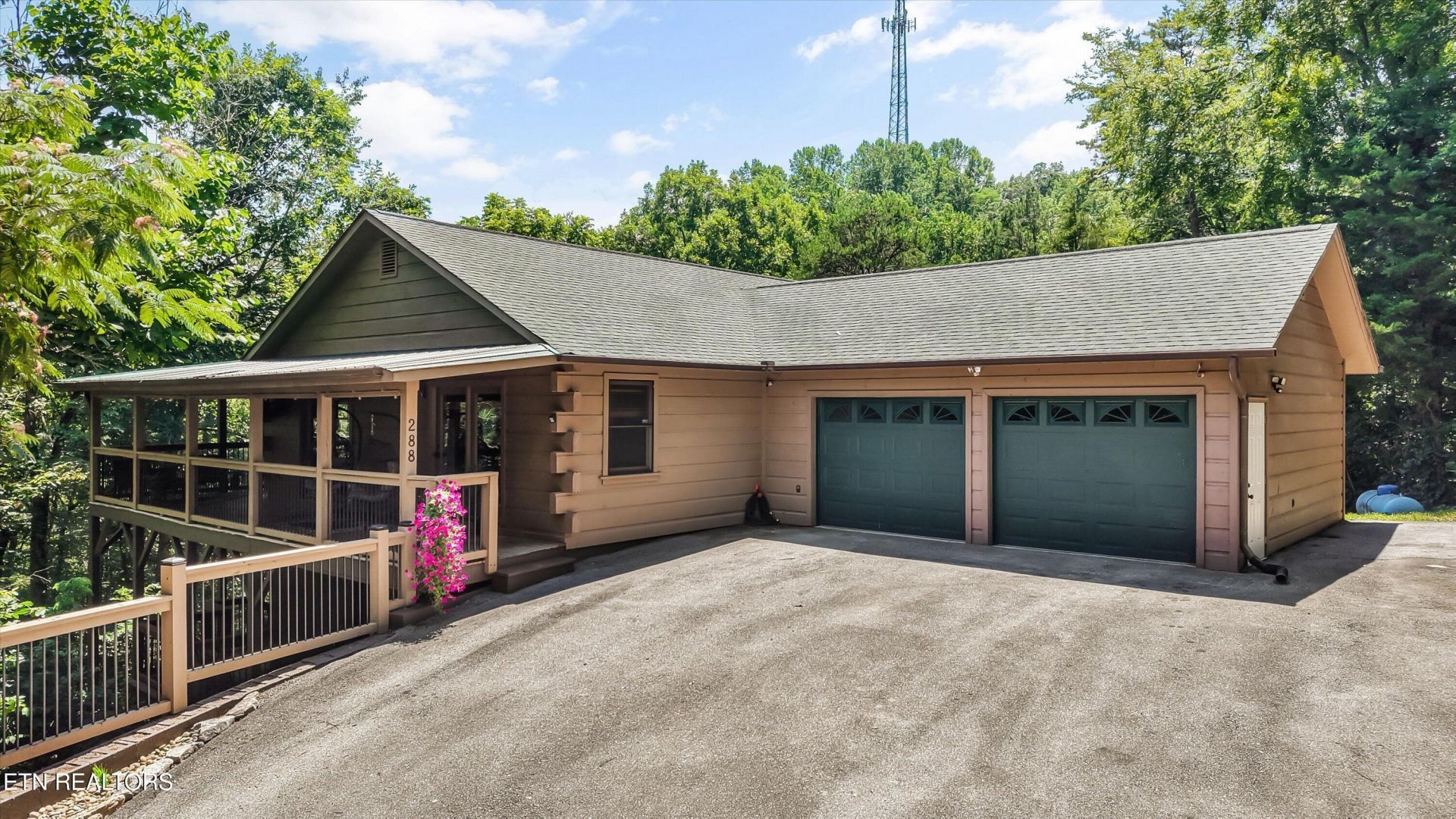 288 Panther Creek Rd, Sevierville, TN 37876 Main Photo