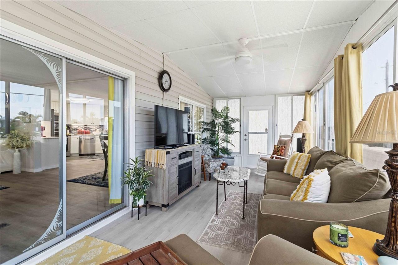 2107 Palma Sola Boulevard, Unit 10, Bradenton, FL 34209 Photo