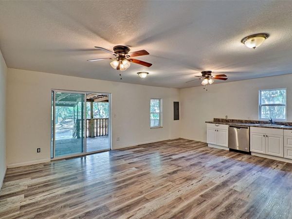 300 S US HIGHWAY 129 , BELL, FL 32619