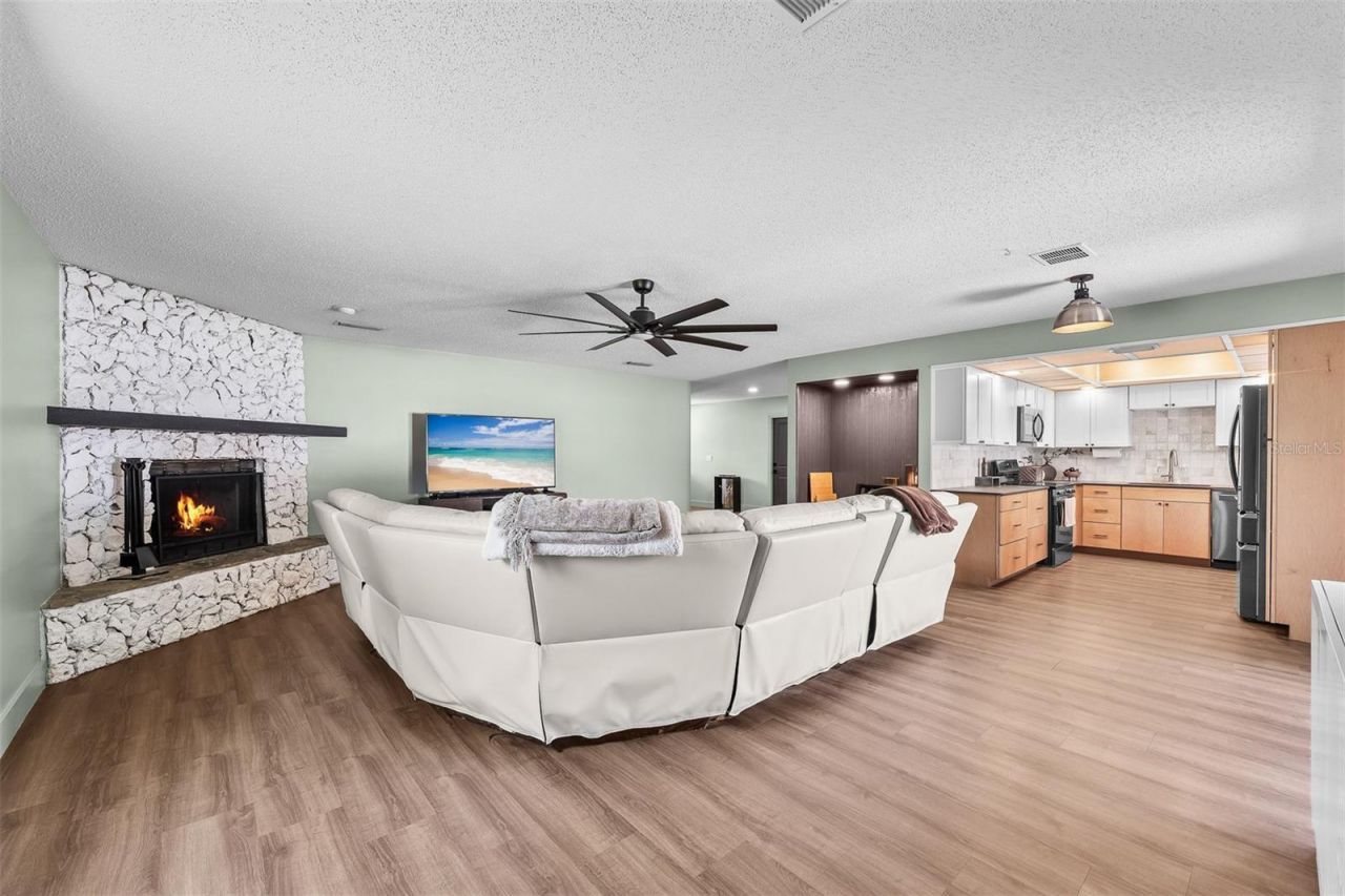 2817 Yule Tree Drive , Edgewater, FL 32141 Photo