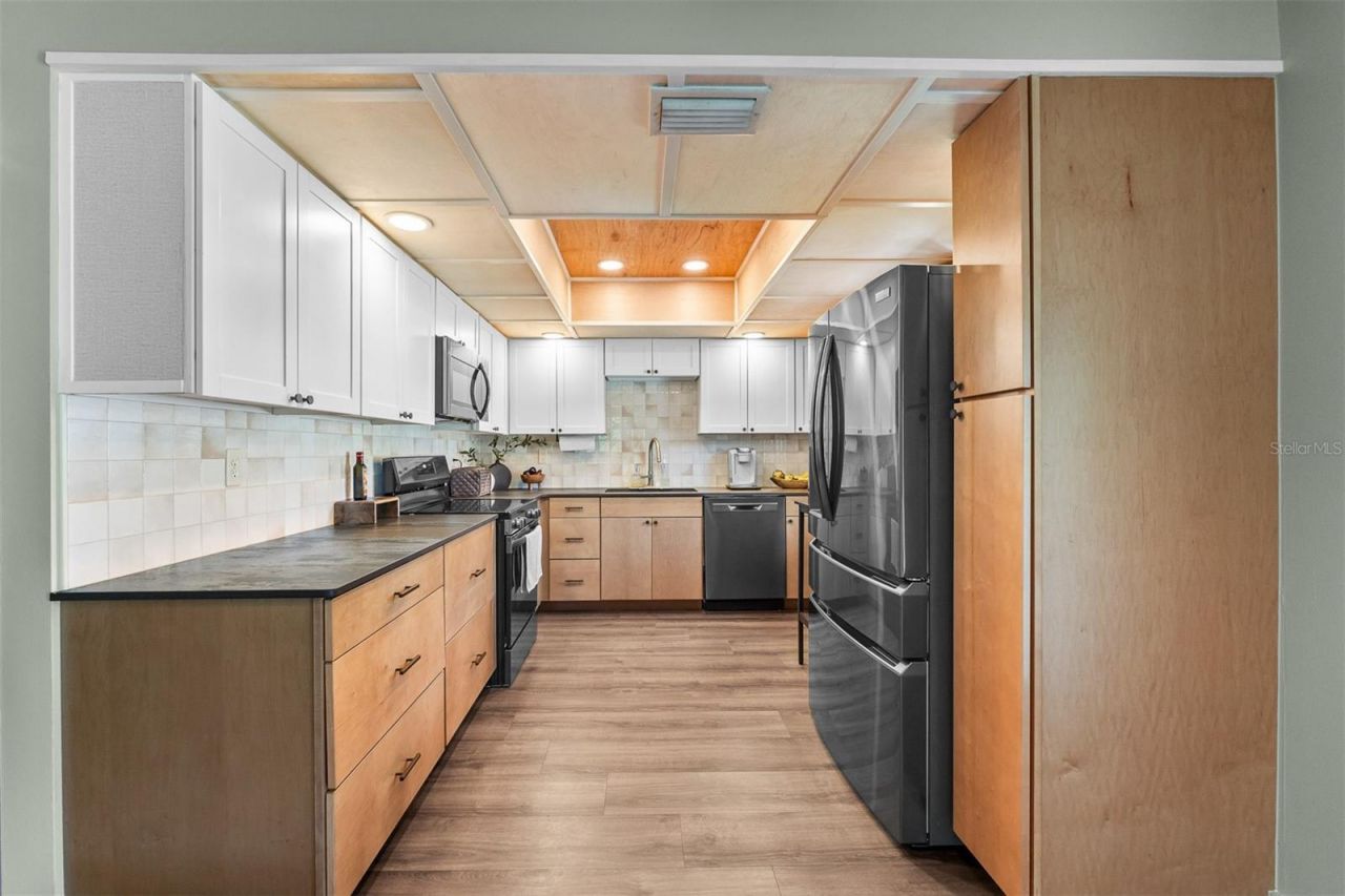 2817 Yule Tree Drive , Edgewater, FL 32141 Photo