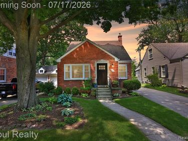 905 Forestdale Road, Royal Oak, MI 48067