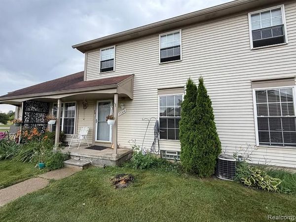 35304 Tall Oaks Drive, Sterling Heights, MI 48312