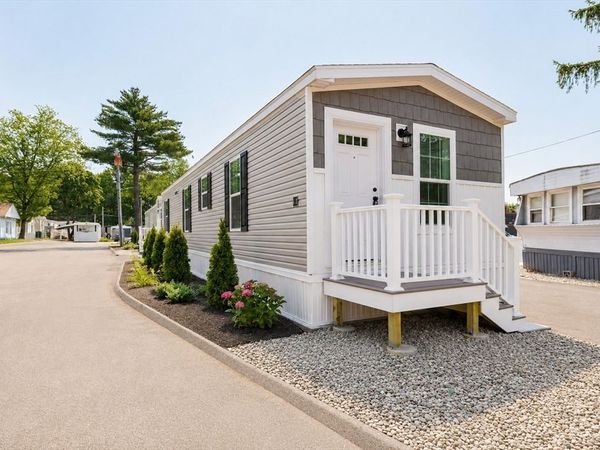1346 Newport Ave, Unit A2, Attleboro, MA 02703
