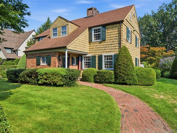 255 Manor Road, Douglaston, NY 11363