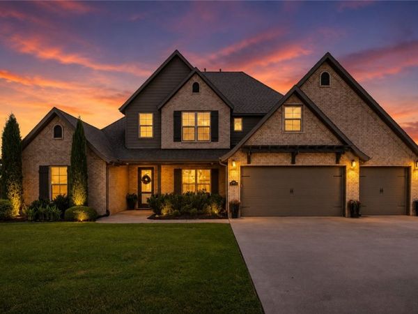 1603 NW Angel Falls Road , Bentonville, AR 72712
