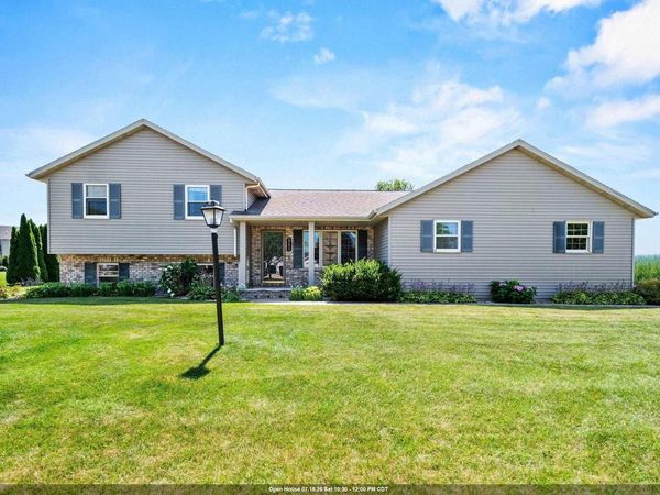 N9421 OLDE OAK TREE COURT, Appleton, WI 54915