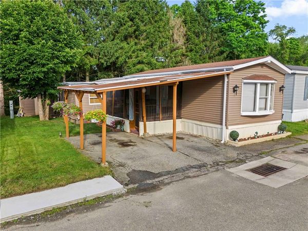 338 Festival Road, Washington, PA 15301