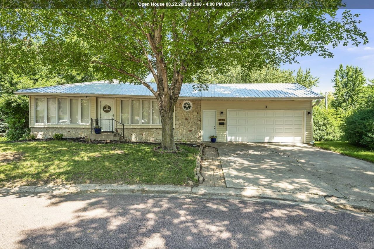 2508 Jackson Circle Spirit Lake, IA 51360
