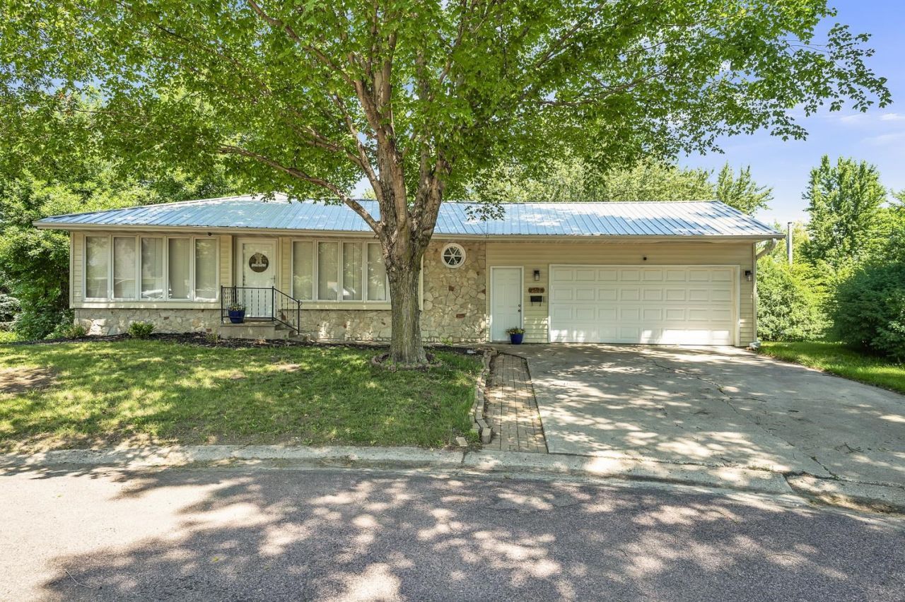 2508 Jackson Circle , Spirit Lake, IA 51360 Main Photo