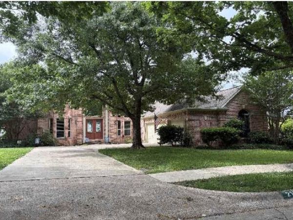 2104 Mossy Oak Drive, Irving, TX 75063