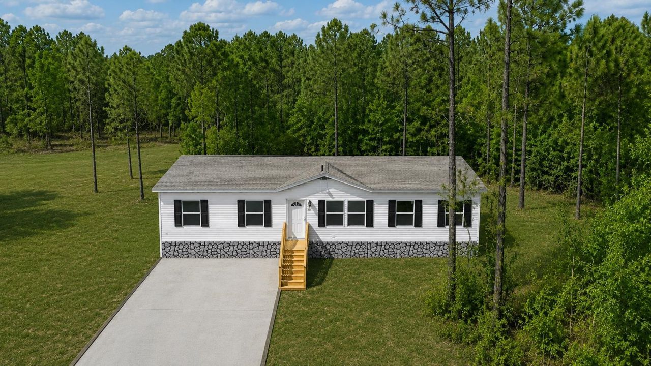 110 Lunar Ln Photo 1