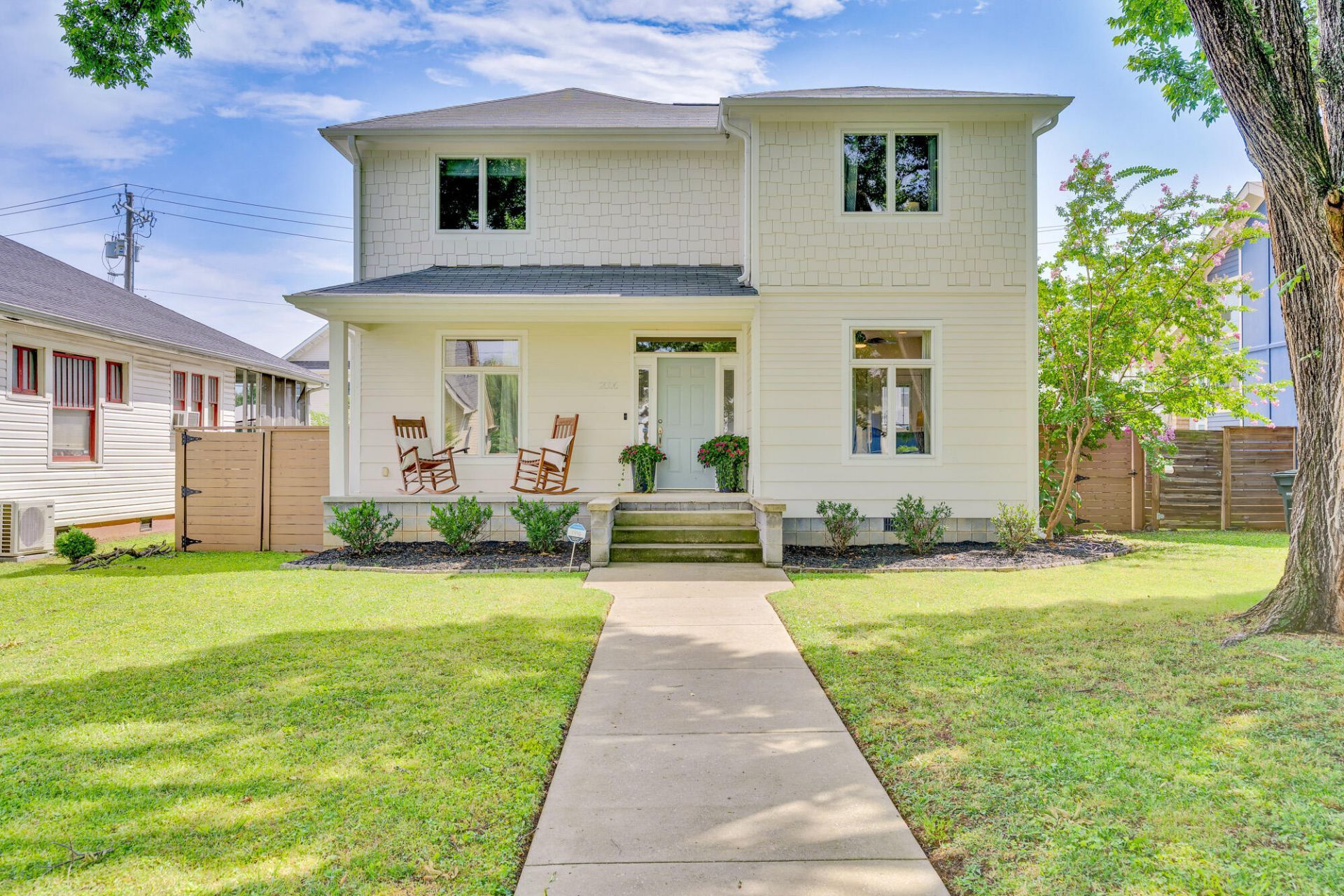 2006 Chamberlain Avenue, Chattanooga, TN 37404 Main Photo