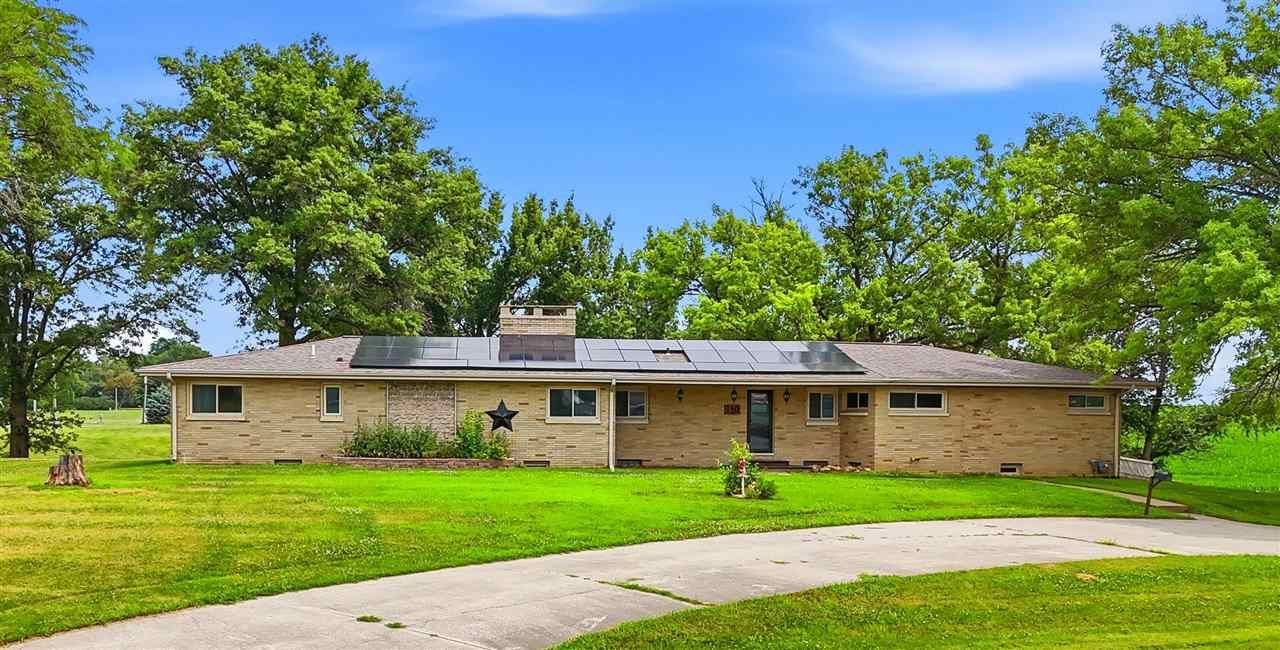 110 E Washington St, North English, IA 52316 Main Photo