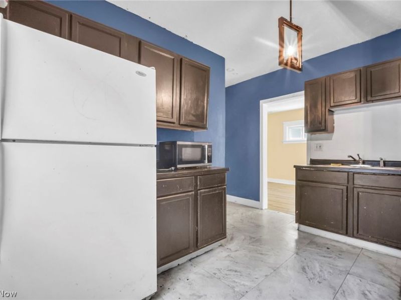 9908 Bessemer Avenue, Cleveland, OH 44104 Photo 10