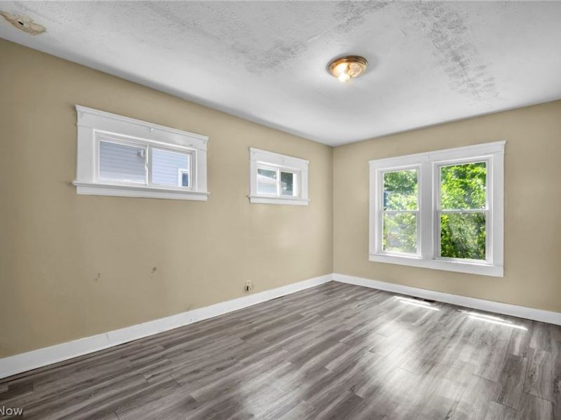 9908 Bessemer Avenue, Cleveland, OH 44104 Photo 13
