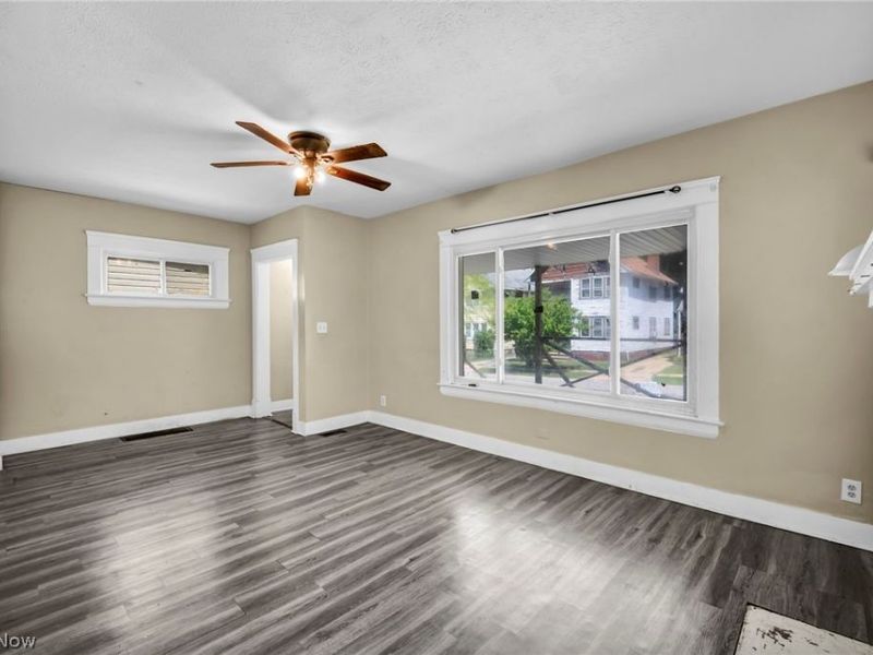 9908 Bessemer Avenue, Cleveland, OH 44104 Photo 17