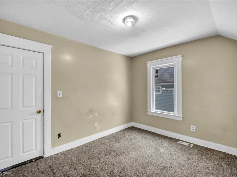 9908 Bessemer Avenue, Cleveland, OH 44104 Photo 18