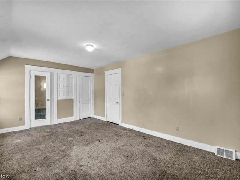 9908 Bessemer Avenue, Cleveland, OH 44104 Photo 25