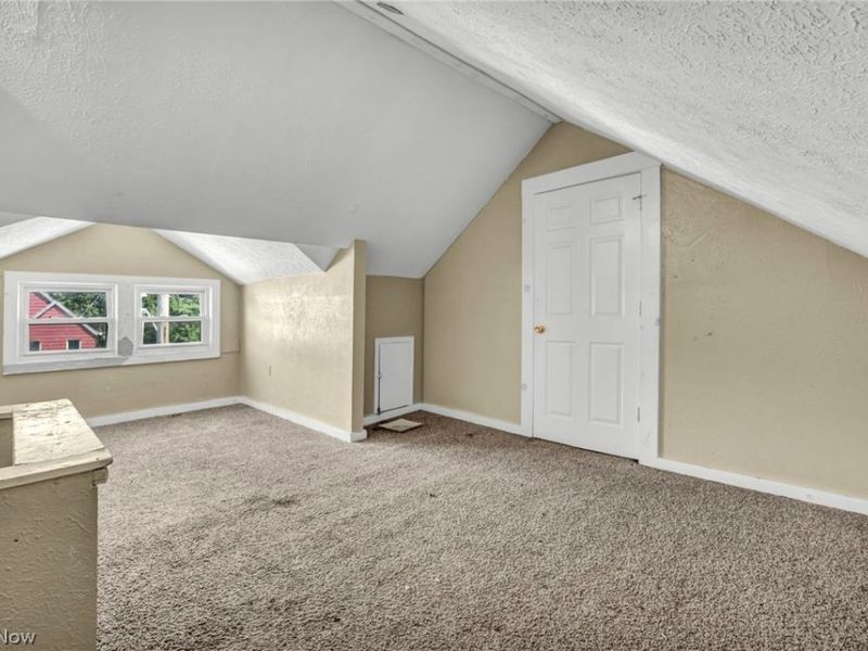 9908 Bessemer Avenue, Cleveland, OH 44104 Photo 31