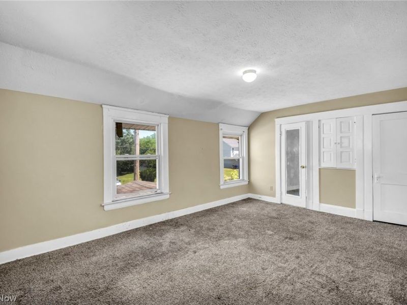 9908 Bessemer Avenue, Cleveland, OH 44104 Photo 32