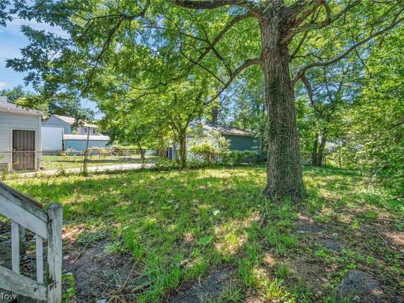 9908 Bessemer Avenue, Cleveland, OH 44104 Photo 7