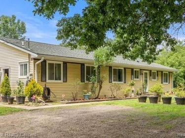 2650 N Lake George Road, Attica Twp, MI 48455