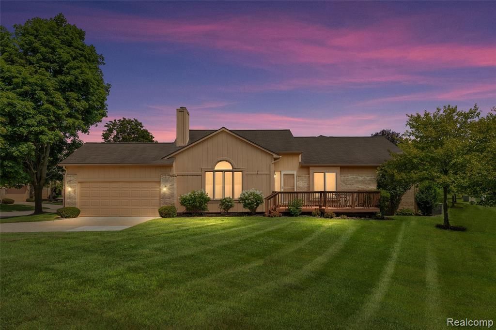 35144 Knollwood Lane, Farmington Hills, MI 48335 Main Photo