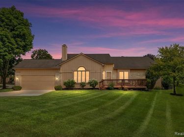 35144 Knollwood Lane, Farmington Hills, MI 48335