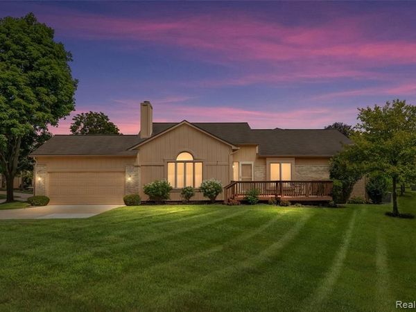 35144 Knollwood Lane , Farmington Hills, MI 48335