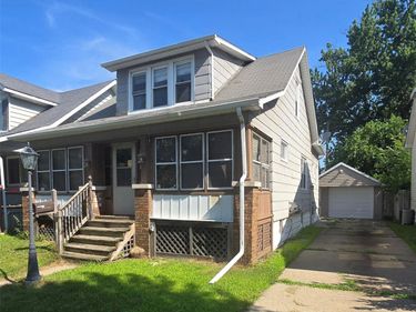 1619 White Street, Port Huron, Mi 48060