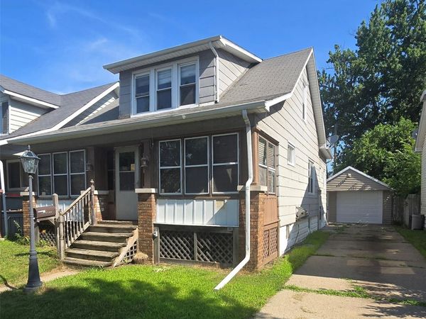 1619 White Street, Port Huron, Mi 48060