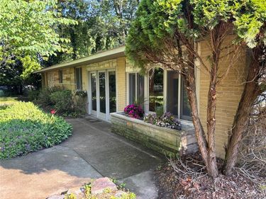 709 E Michigan Avenue E, Au Gres, MI 48703