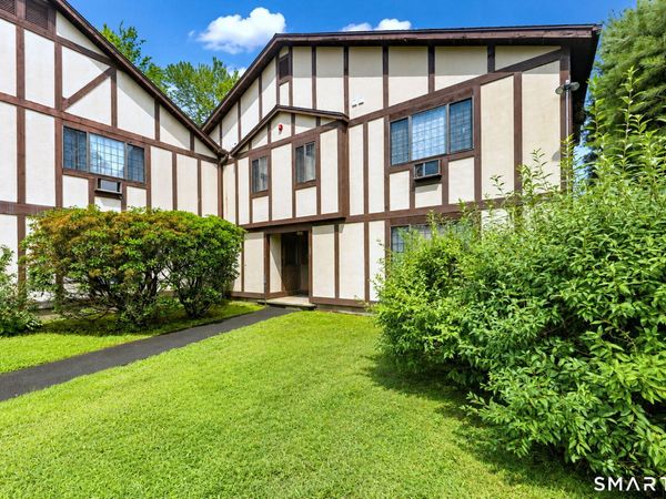 359 Foxwood, Unit 359, Milford, CT 06461