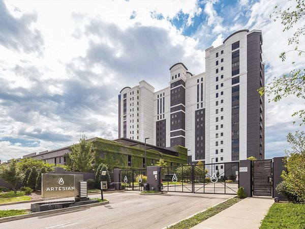 717 RIVERSIDE DR, Unit 1004, Memphis, TN 38103