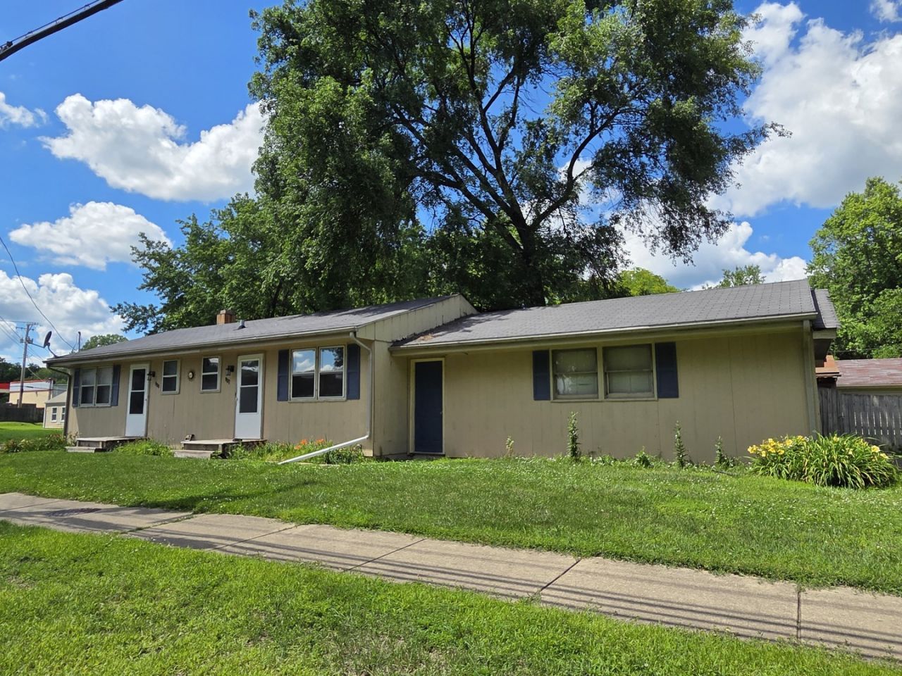 927-929 Halsted Road , Rockford, IL 61103 Main Photo