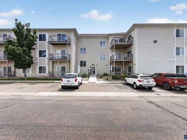 7434 S Louise Ave, Unit 303, Sioux Falls, SD 57108