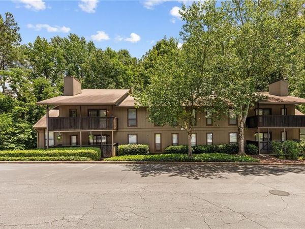 1301 Cumberland Court , Smyrna, GA 30080