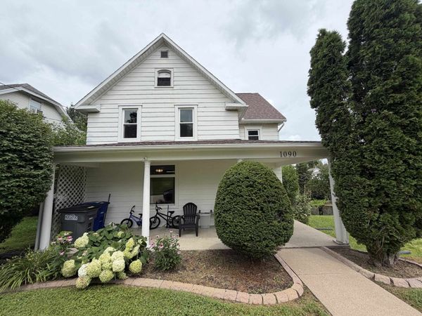 1090 Glen Oak Street, Dubuque, IA 52001