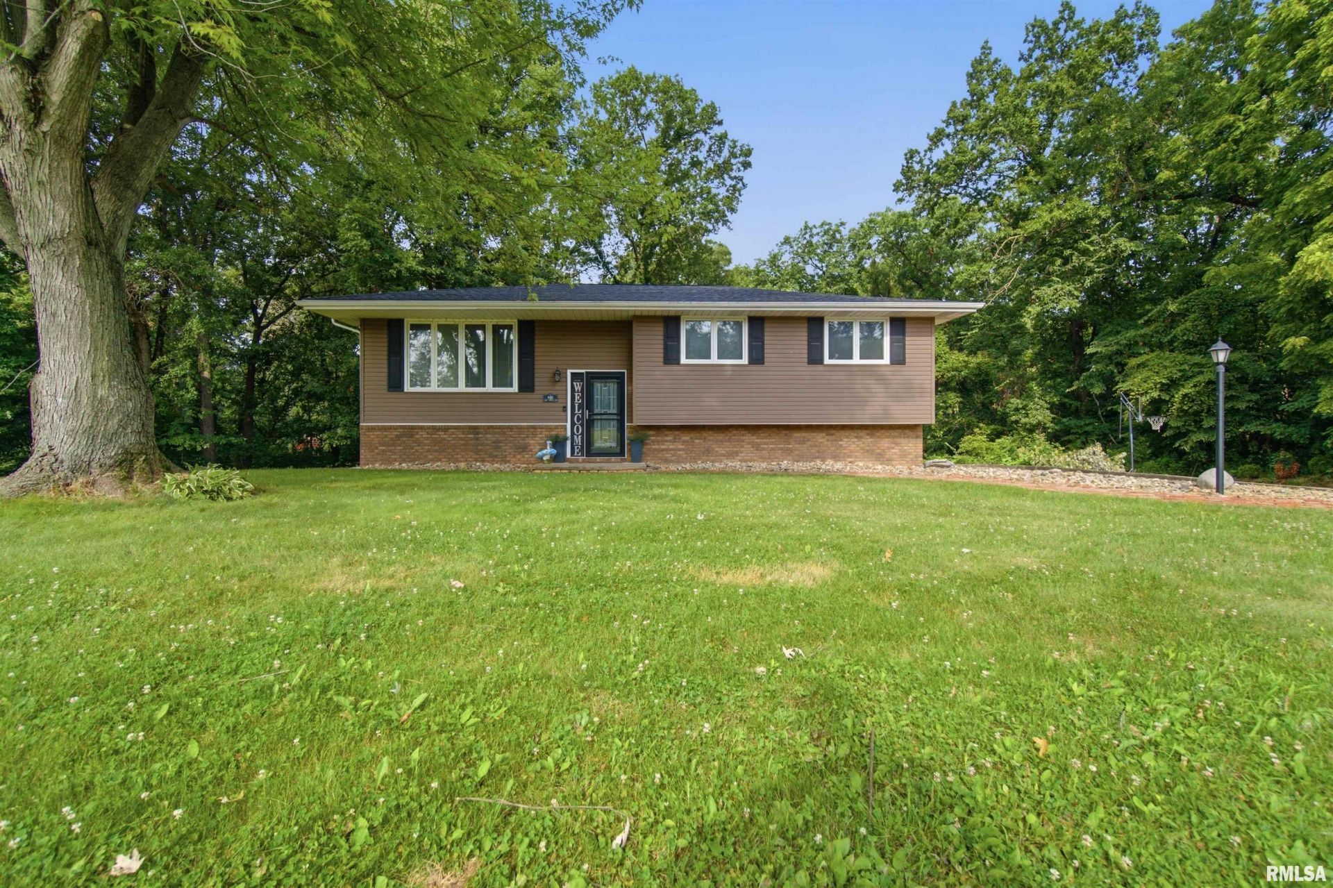 9418 W Lake Camelot Drive, Mapleton, IL 61547 Main Photo