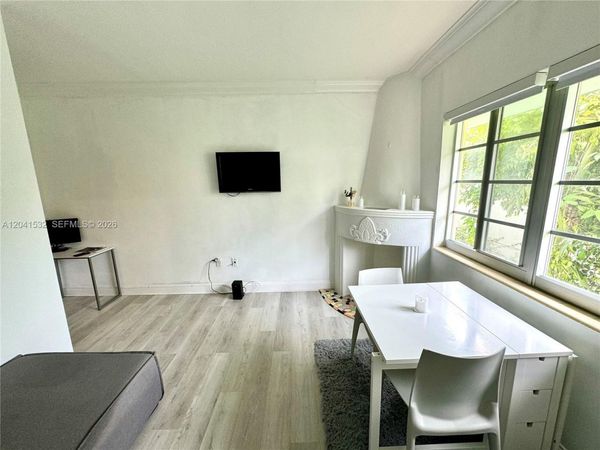 1341 Meridian Ave, Unit 204, Miami Beach, FL 33139