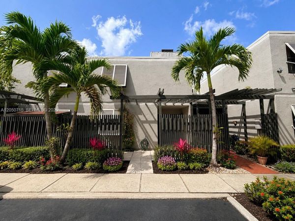 11250 NW 14th Ct , Pembroke Pines, FL 33026