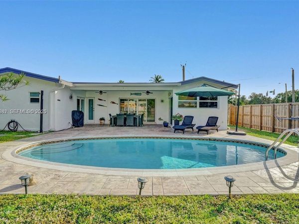 4519 W Park Rd , Hollywood, FL 33021