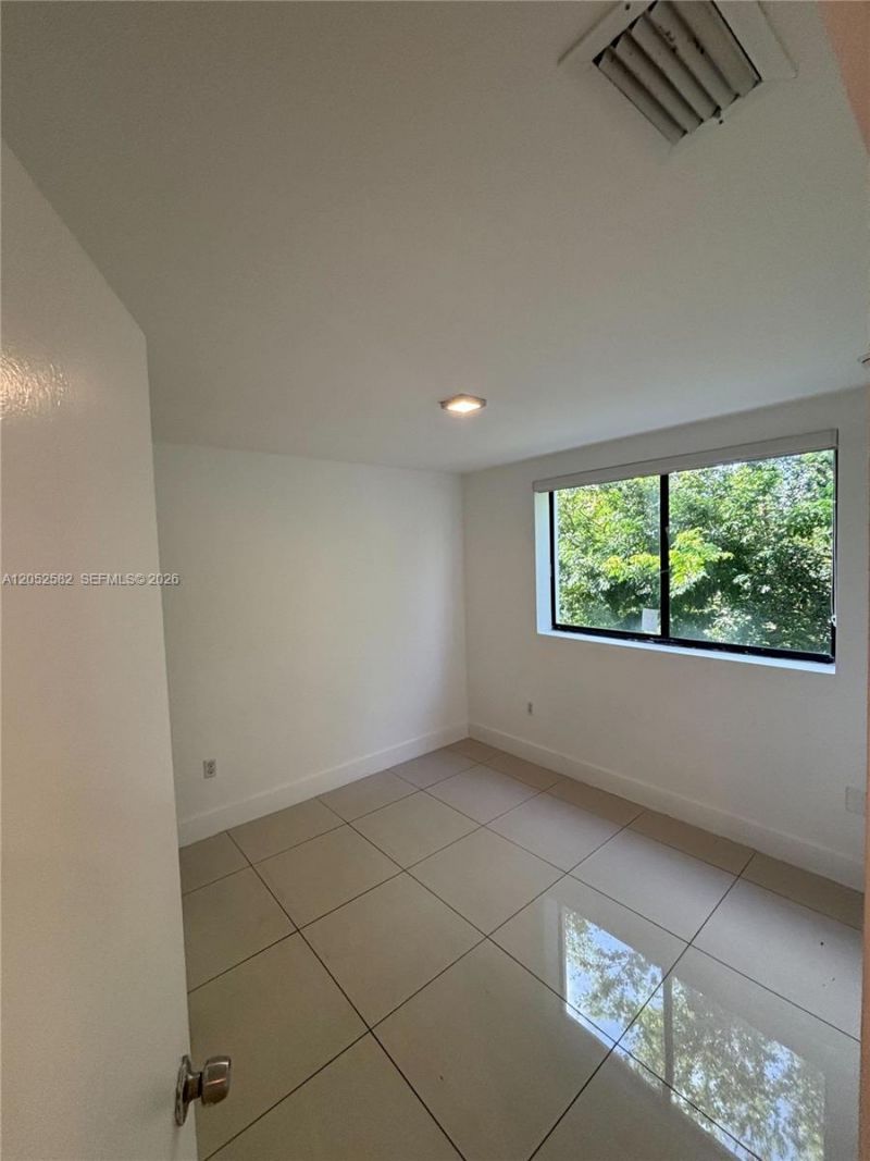 829 SW 18th Ave, Unit 209, Miami, FL 33135 Photo