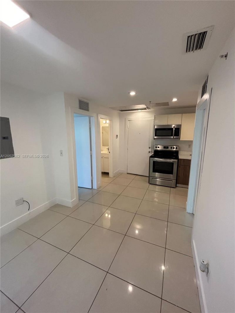 829 SW 18th Ave, Unit 209, Miami, FL 33135 Photo