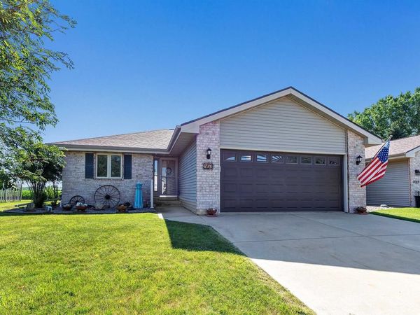 467 LONGWOOD LANE, Wrightstown, WI 54180