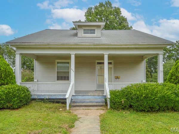 302 N Alton Street, Lebanon, IL 62254