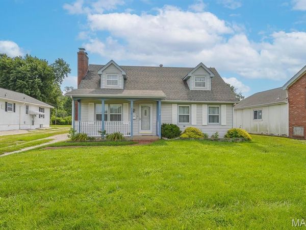 2552 Frank Scott Parkway W, Belleville, IL 62223