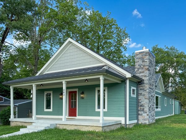 403 Main , Hope, IN 47246